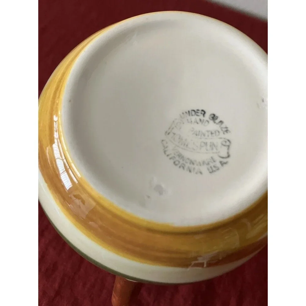 Vintage ‘40s/‘50s Vernon Kilns Vernonware Homespun Pitcher/Jug 32 oz. 7